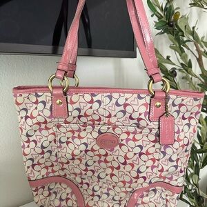 Coach Signature Tote